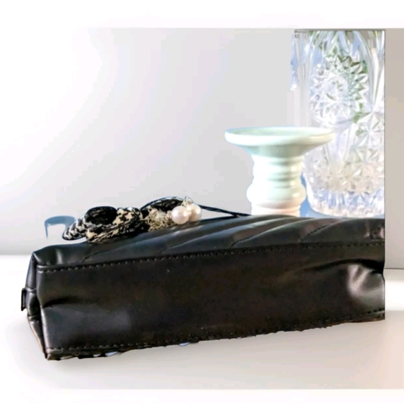 Yves saint Laurent pouch - Picture 6 of 15